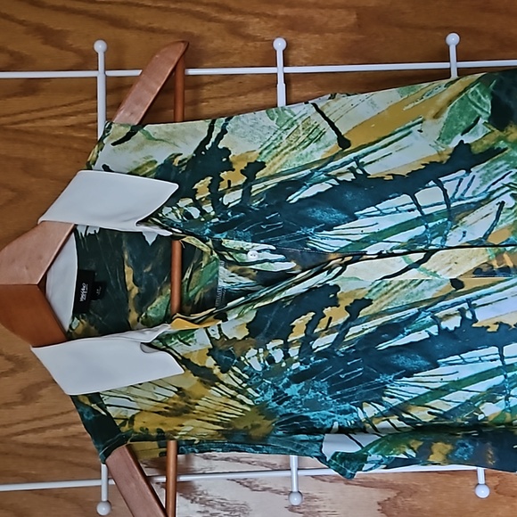 Rainforest inspired Mossimo top. Vibrant summer colors. Size S/P. - Picture 3 of 7